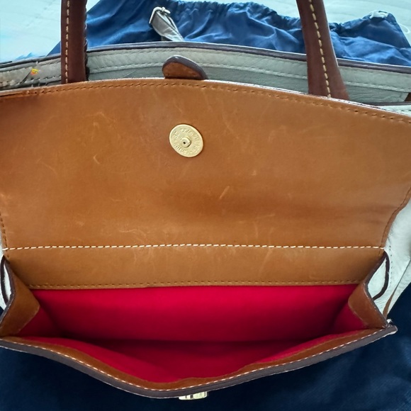 Dooney & Bourke White and Brown Leather Handbag with Wallet - Picture 4 of 6